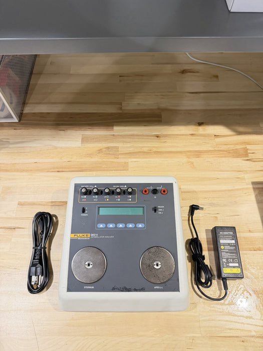 FLUKE BIOMEIDICAL QED 6 DEFIB ANALYZER WITH CHARGER TESTED