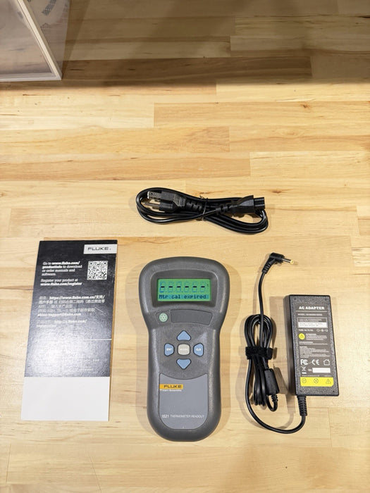 FLUKE HART SCIENTIFIC 1521 THERMOMETER READOUT W/ CHARGER/TESTED -MISSING COVER