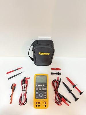 FLUKE 724 TEMPERATURE CALIBRATOR METER WITH ACCESSORIES