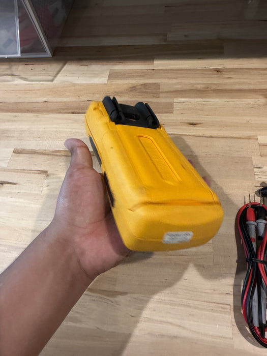 FLUKE 789 PROCESSMETER W/ LEADS & CLIPS (TESTED) SHIPS FAST