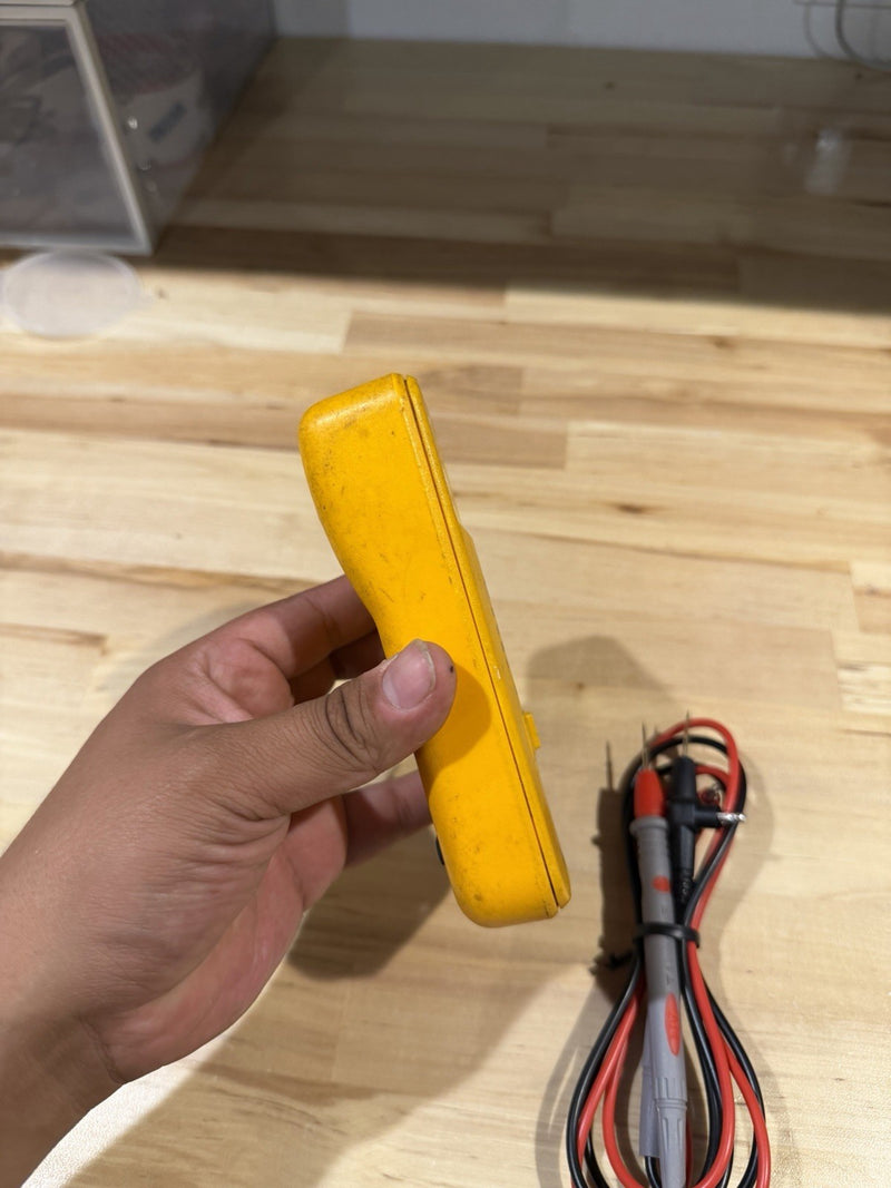 FLUKE 7-600 ELECTRICAL TESTER WITH LEADS & CLIPS TESTED