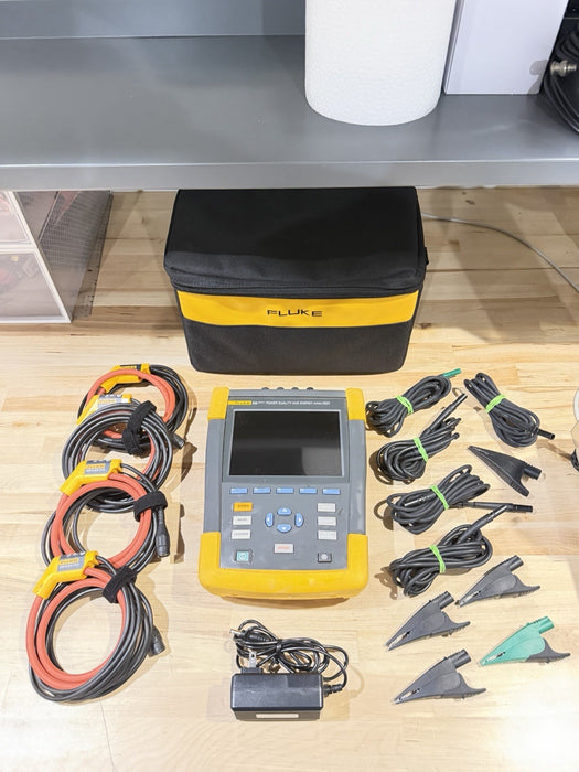 FLUKE 435 II POWER QUALITY & ENERGY ANALYZER W/ ACCESSORIES & CHARGER-SHIPS FREE