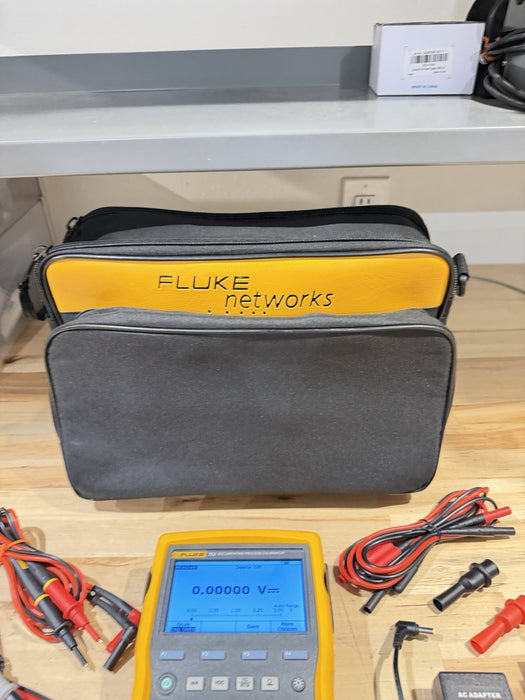 FLUKE 753 DOCUMENTING PROCESS CALIBRATOR WITH ACCESSORIES TESTED