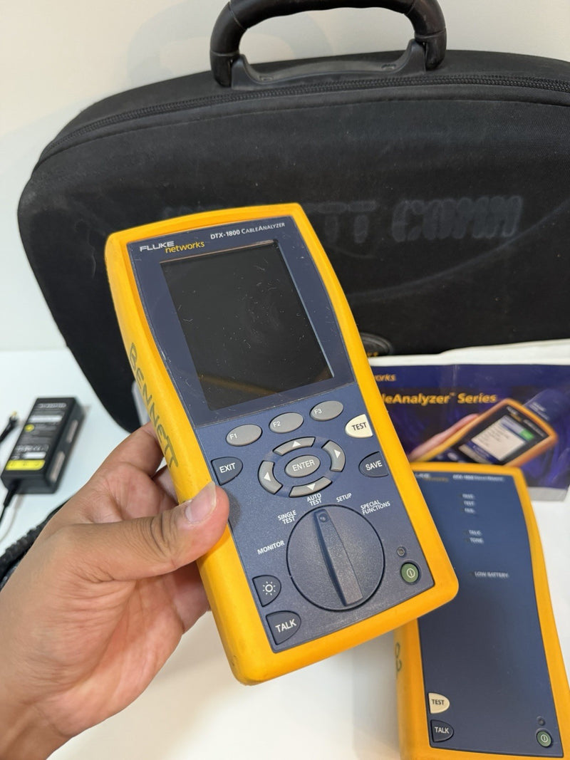 FLUKE NETWORKS DTX-1800 DTX CABLE ANALYZER KIT & PLA001 TESTED