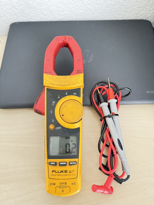 FLUKE 337 TRUE RMS AC/DC CLAMP METER W /LEADS - SHIPS FAST