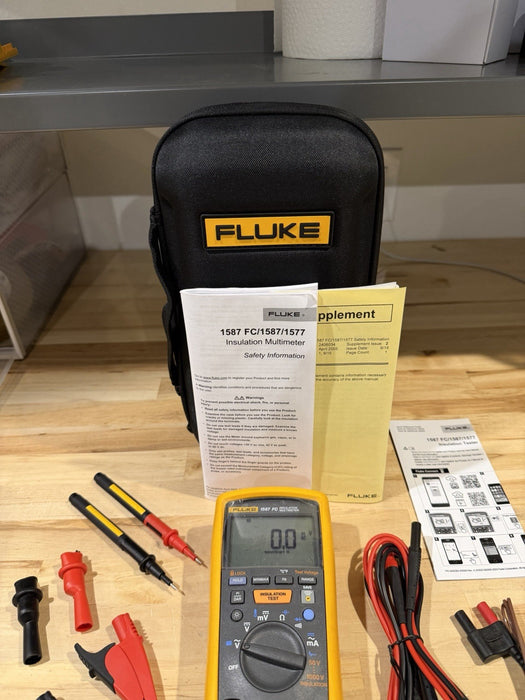 FLUKE 1587 FC INSULATION MULTIMETER WITH LEADS & CASE TESTED