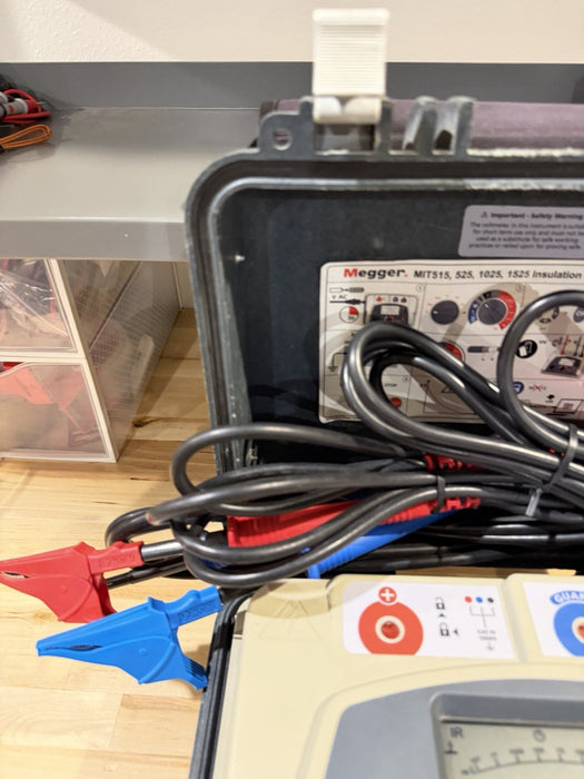 MEGGER MIT1525 15 KV HIGH VOLTAGE INSULATION RESISTANCE TESTER W/ CABLES -TESTED