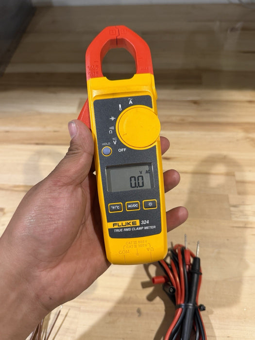 FLUKE 324 TRUE-RMS CLAMP METER W/ LEADS & CASE - SHIPS FAST