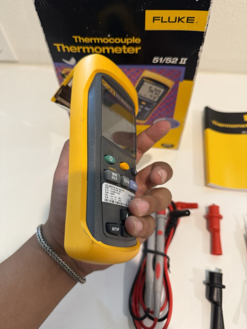 FLUKEE 51 II THERMOCOUPLE THERMOMETER WITH PROBE & LEADS TESTED