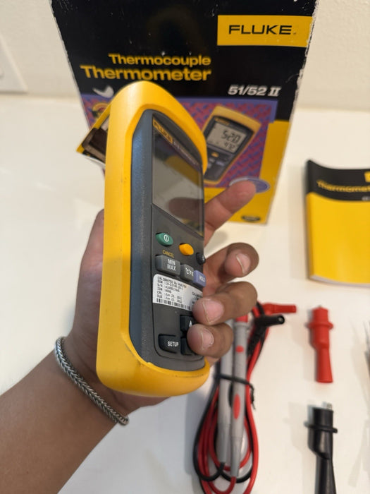 FLUKEE 51 II THERMOCOUPLE THERMOMETER WITH PROBE & LEADS TESTED