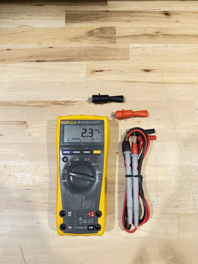 FLUKE 179 MULTIMETER W/ LEADS & CLIPS (SHIPS FAST)
