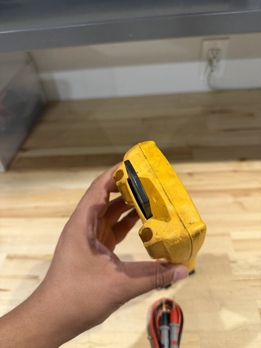 FLUKE 179 MULTIMETER WITH LEADS & CLIPS