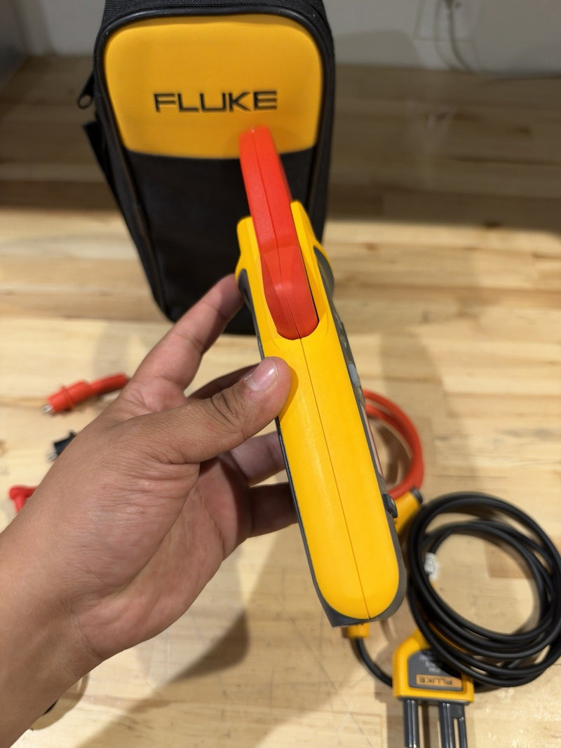 FLUKE 376FC WIRELESS TRUE RMS AC/DC CLAMP METER W/LEADS - SHIPS FAST CAL 2026