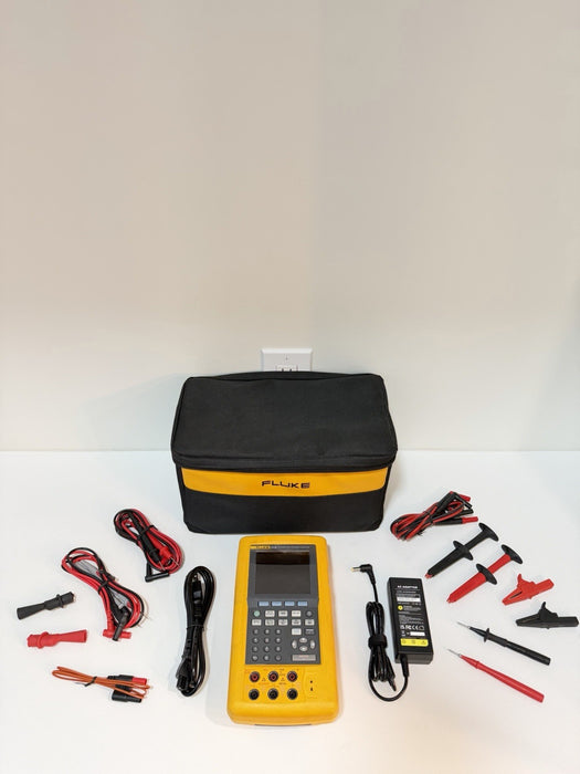 FLUKE 741B DOCUMENTING PRCESS CALIBRATOR WITH LEADS & CHARGER TESTED