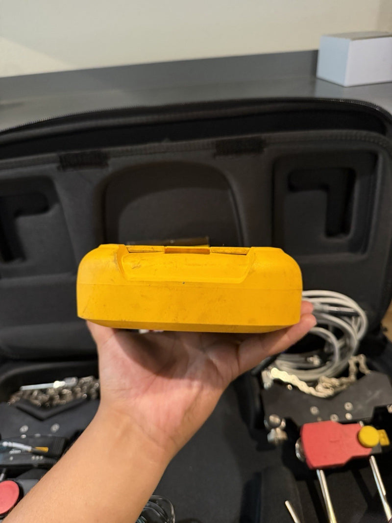 FLUKE 830 LASER ALIGNMENT TOOL WITH ACCESSORIES TESTED