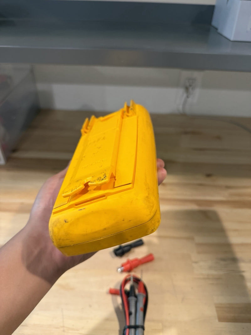 FLUKE 287 TRUE RMS ELECTRONIC LOGGING DIGITAL MULTIMETER WITH LEADS & CLIPS