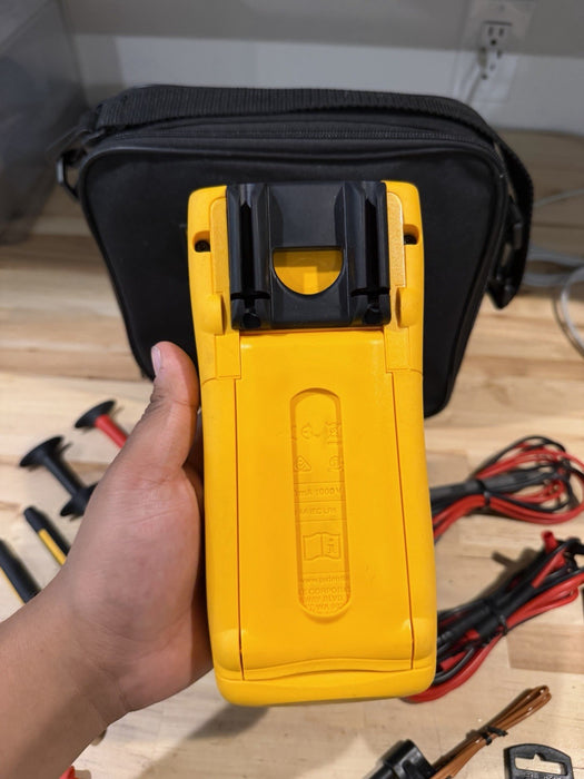 FLUKE 789 PROCESS METER W/ ACCESSORIES (TESTED) EXCELLENT CONDITION