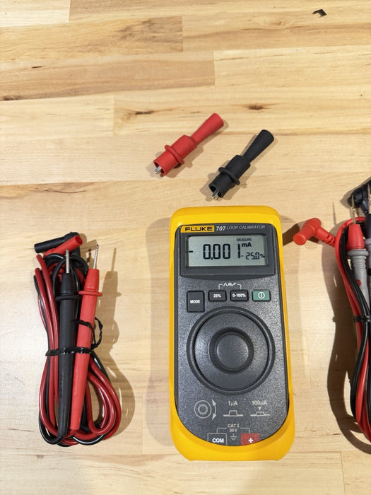 FLUKE 707 LOOP CALIBRATOR W/ ACCESSORIES - FREE SHIPPING