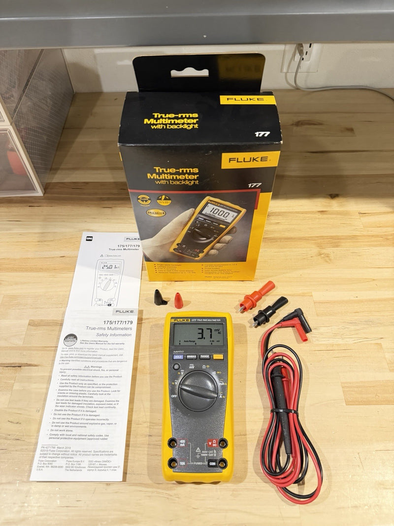 FLUKE 177 TRUE RMS DIGITAL MULTIMETER & TEMPERATURE MFD 2025