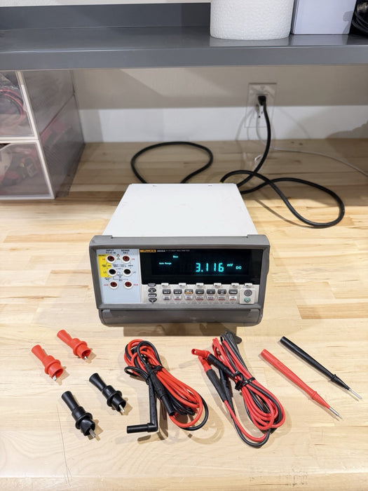 FLUKE 8808A 5.5 DIGITAL MULTIMETER W/ LEADS & CHARGER - TESTED / SHIPS FAST