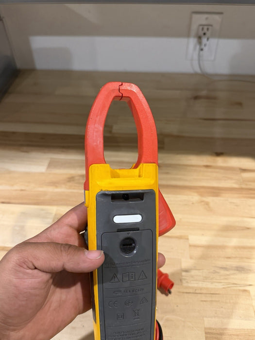 FLUKE 375FC TRMS CLAMP METER W/ LEADS & CLIPS (SHIPS FAST)