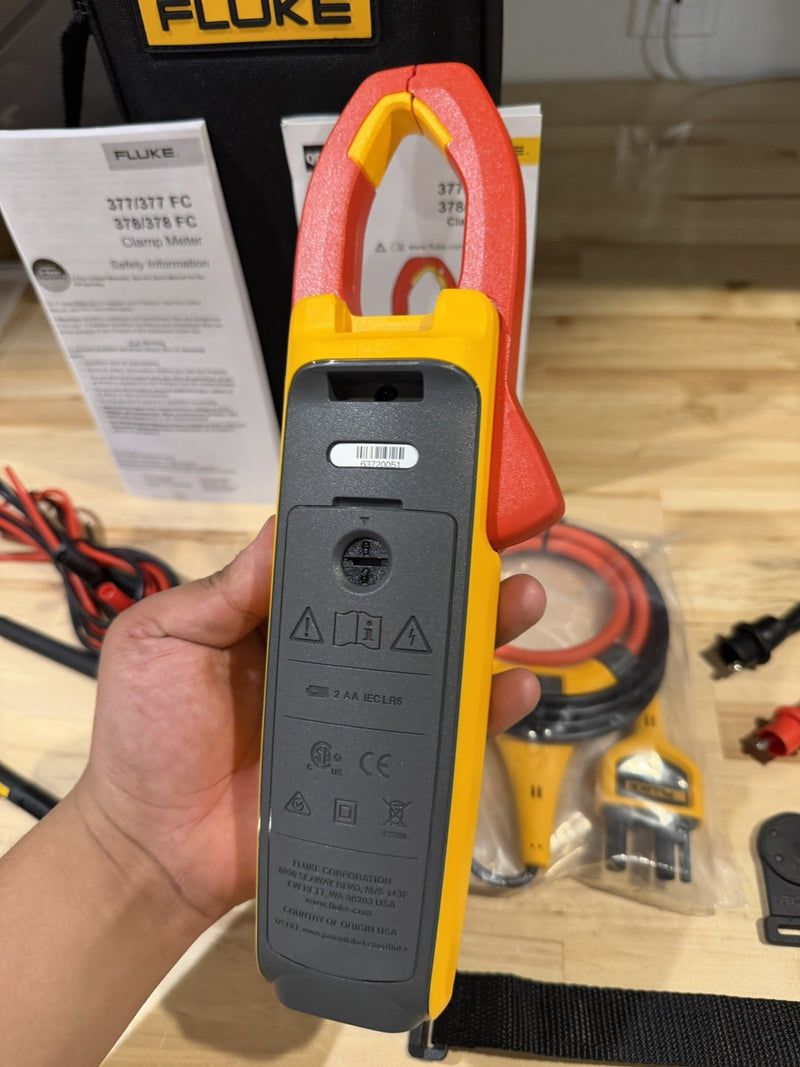 FLUKE 378 FC NON-CONTACR VOLTAGE CLAMP METER W/ LEADS & CASE - SHIPS FAST