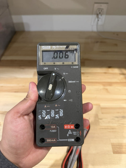 FLUKE 75 MULTIMETER WITH LEADS TESTED