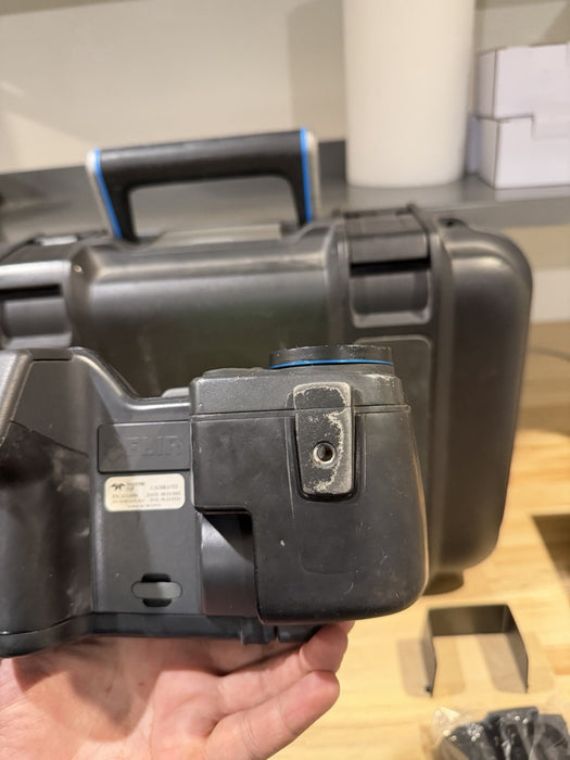 FLIR T440 THERMAL IMAGING CAMERA W/ ACCESSORIES & CASE (TESTED) FREE SHIPPING