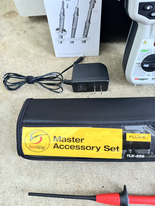 MEGGER MOM2 MICROHMMETER WITH NEW SET OF LEADS & BAG