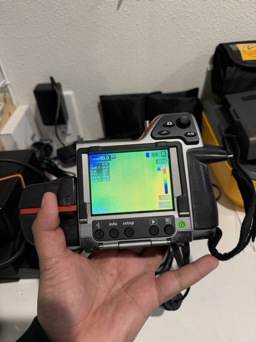 FLIR T300 THERMAL IMAGING INFRARED CAMERA W/ ACCESSORIES (TESTED) FREE SHIPPING