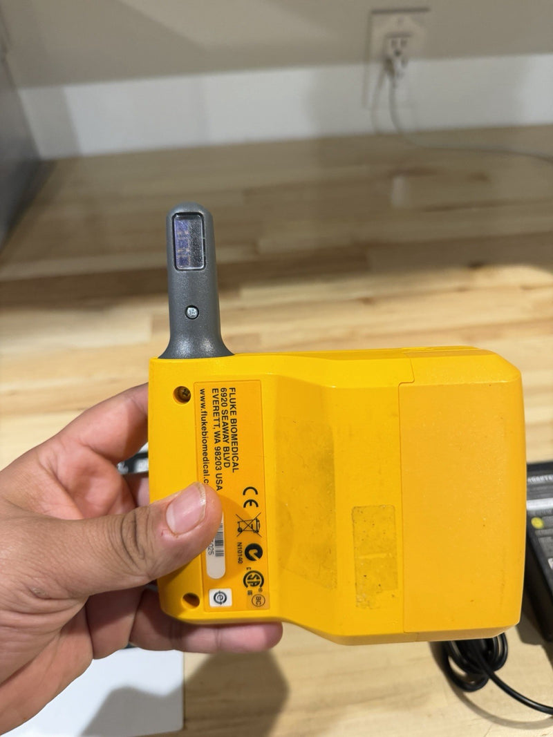 FLUKE BIOMEDICAL SPOT LIGHT SPO2 FUNCTIONAL TESTER WITH CHARGER