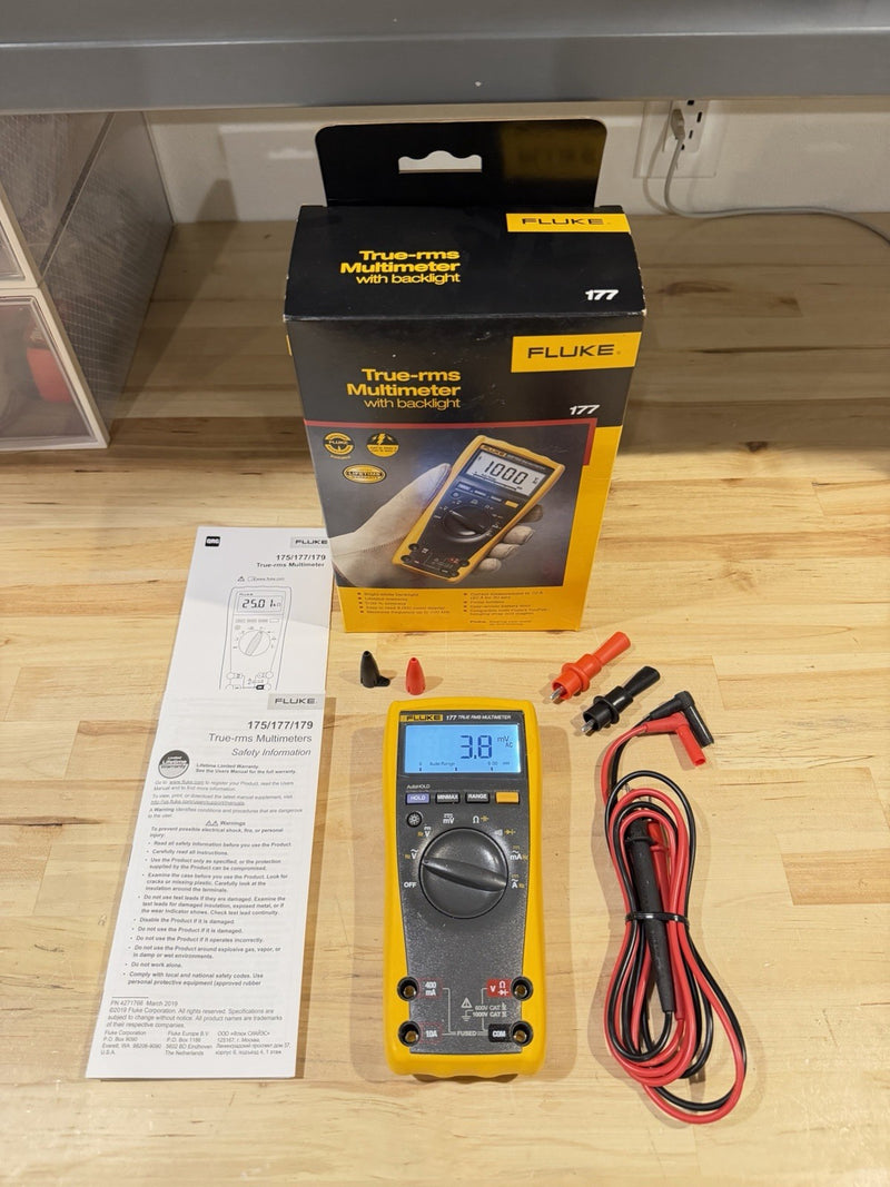 FLUKE 177 TRUE RMS DIGITAL MULTIMETER & TEMPERATURE MFD 2025
