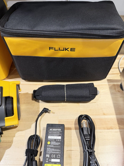 FLUKE Ti401-PRO 60HZ THERMAL IMAGER KIT W / ACCESSORIES - FREE SHIPPING