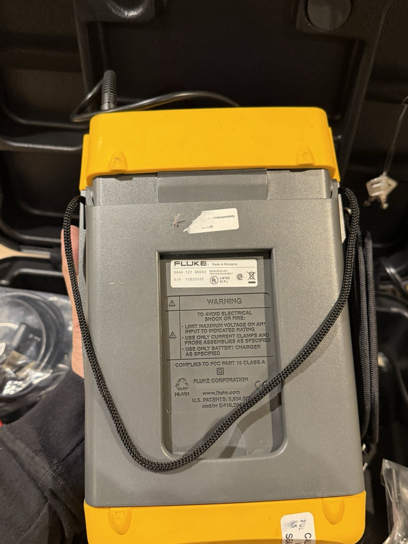 FLIKE 199C 200MHZ 2.5GS/s SCOPEMETER COLOR W/ ACCESSORIES (CALIBRATED 2025)