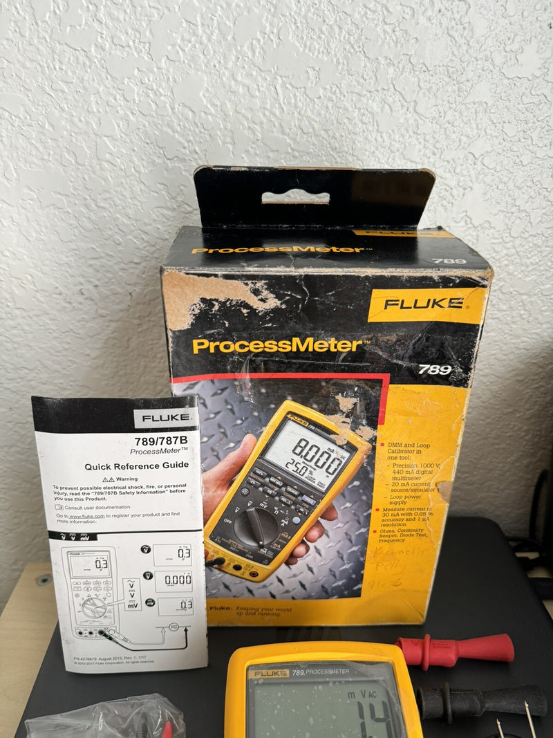 FLUKE 789 PROCESS METER WITH LEADS & CLIPS