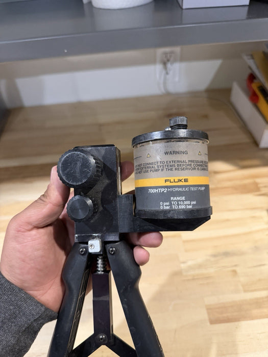 FLUKE 700HTP-2 HYDRAULIC TEST PUMP 10,000 PSI 690 BAR (TESTED) SHIPS FAST