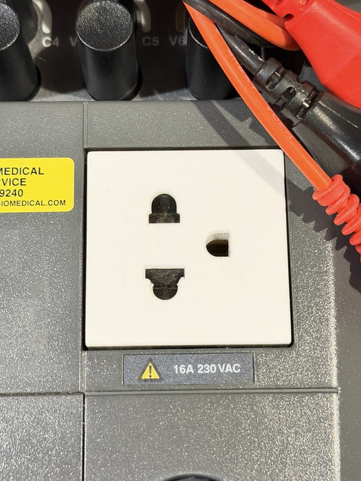 FLUKE ESA620 230V BIOMEDICAL ELECTRICAL SAFETY ANALYZER WITH LEADS & CHARGER