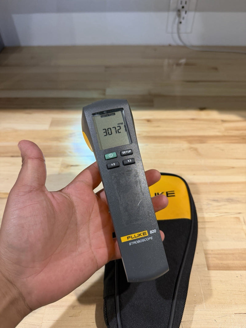 FLUKE 820-2 STROBOSCOPE W/ CASE (TESTED) FREE SHIPPING