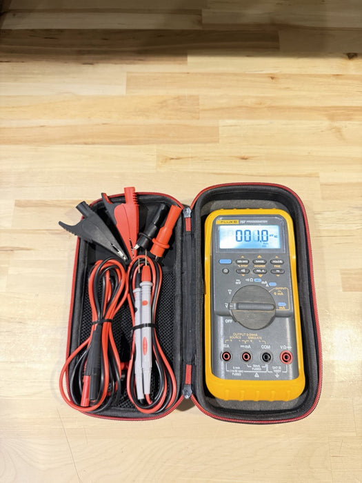 FLUKE 787 PROCESS METER W/ LEADS & CLIPS  (EXCELLENT CONDITION)-FREE SHIPPING