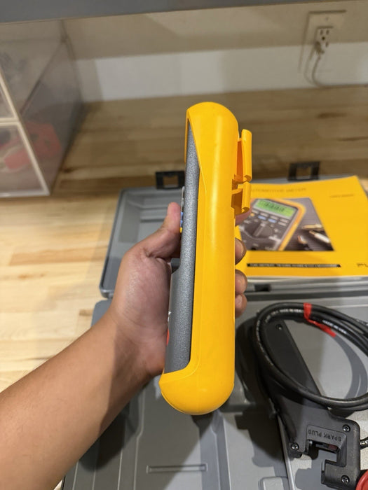 FLUKE 88 AUTOMOTIVE METER SCREEN IS DIM FOR PARTS