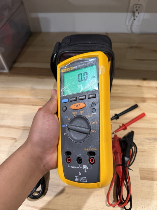 FLUKE 1507 INSULATION MULTIMETER W/ LEADS & CLIPS - SHIPS FAST