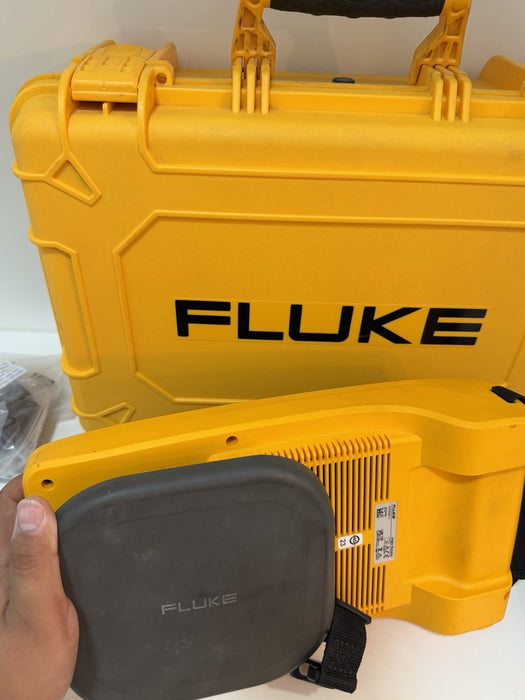 FLUKE II910 ACOUSTIC IMAGER WITH ACCESSORIES TESTED