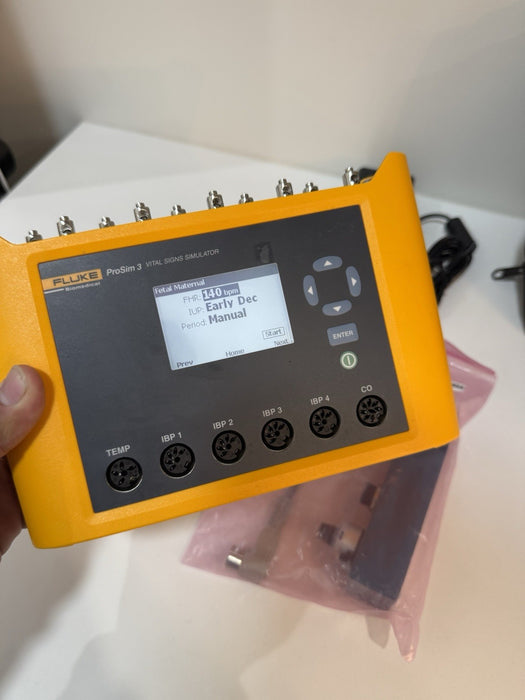 FLUKE PROSIM 3 VITAL SIGNS SIMULATOR WITH BAG & ACCESSORIES NEWTESTED