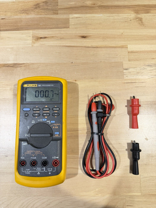 FLUKE 787 PROCESSMETER WITH LEADS & CLIPS TESTED