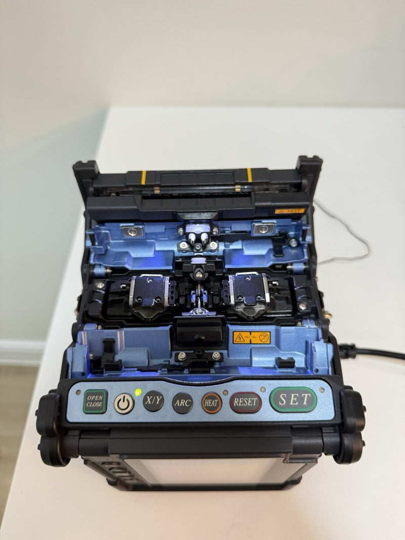 FUJIKURA 70S+ FUSION SPLICER KIT WITHCT50 CLEAVER