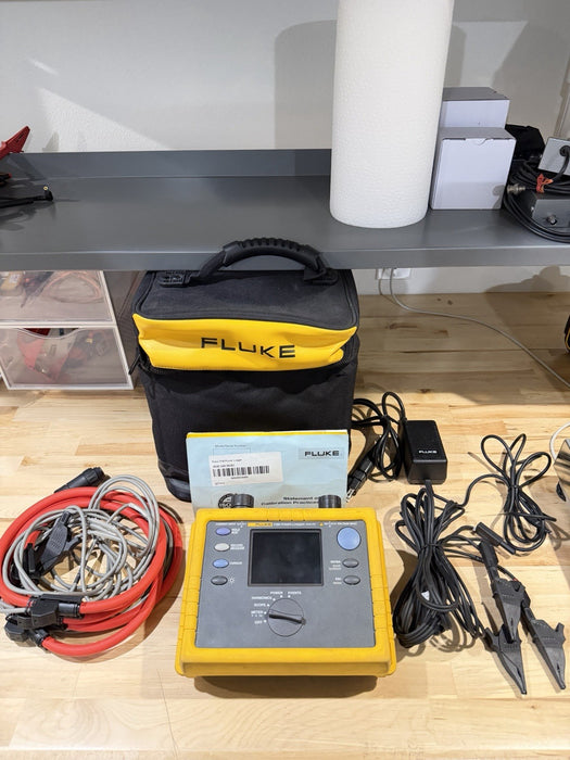 FLUKE 1735 THREE-PHASE POWER LOGGER W/ PROBES & CHARGER - FREE SHIPPING - TESTED