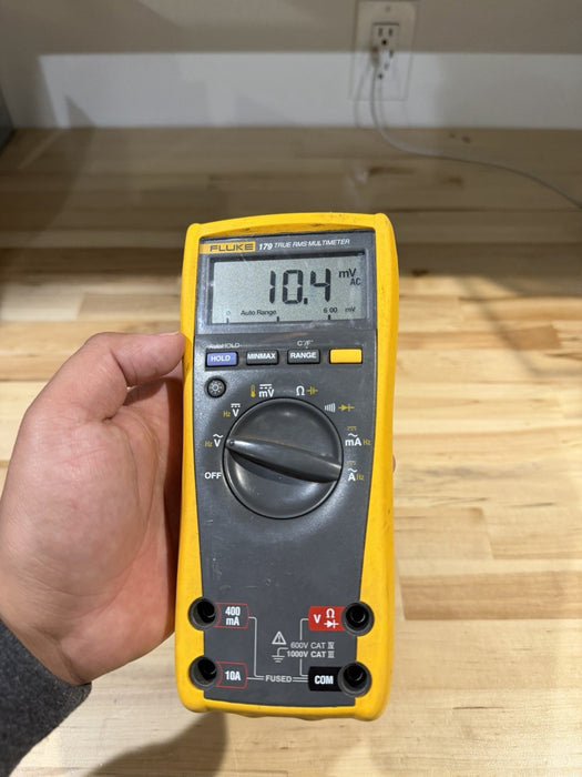 FLUKE 179 TRUE RMS MULTIMETER (PARTS ONLY) FOR PARTS DOESN’T WORK - SHIPS FAST