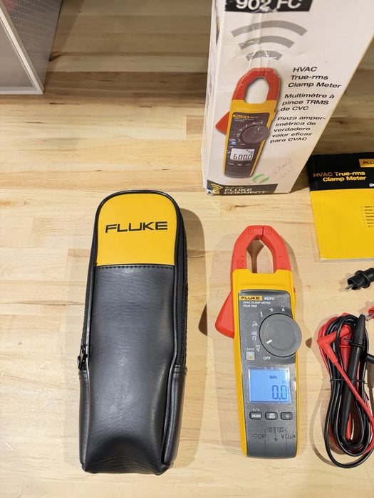 FLUKE 902 FC TRUE RMS HVAC CLAMP METER WITH CASE & LEADS