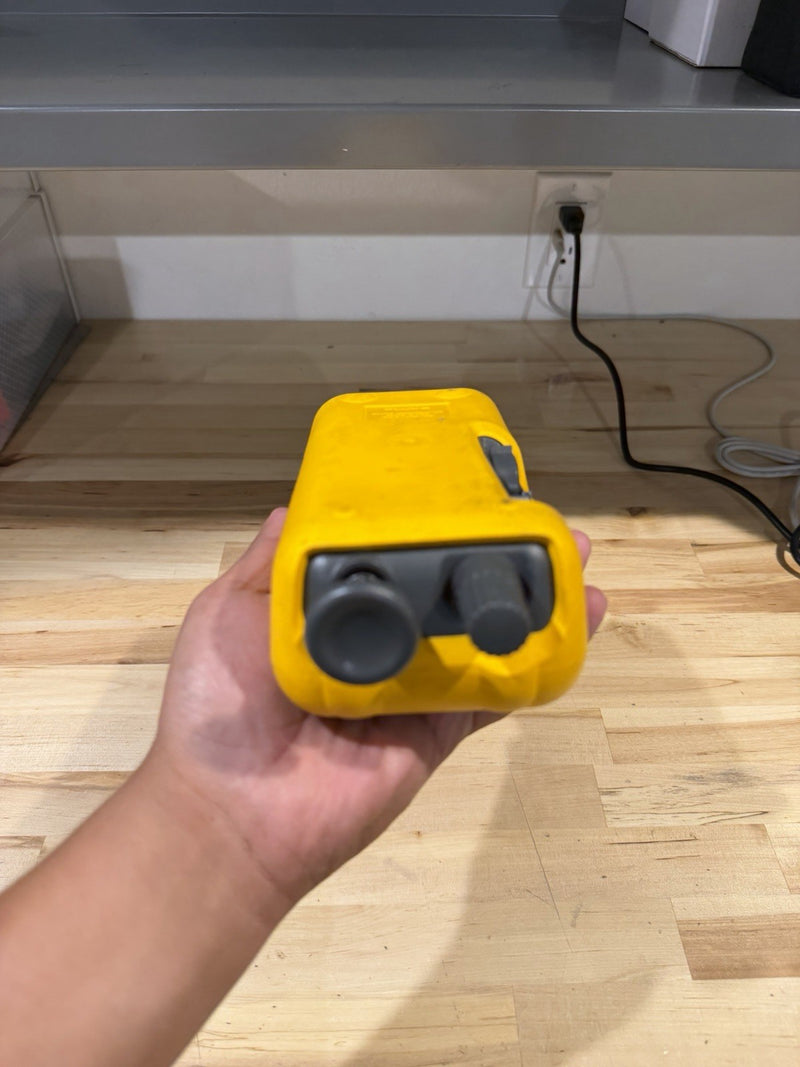 FLUKE 718 30G PRESSURE CALIBRATOR FOR PARTS