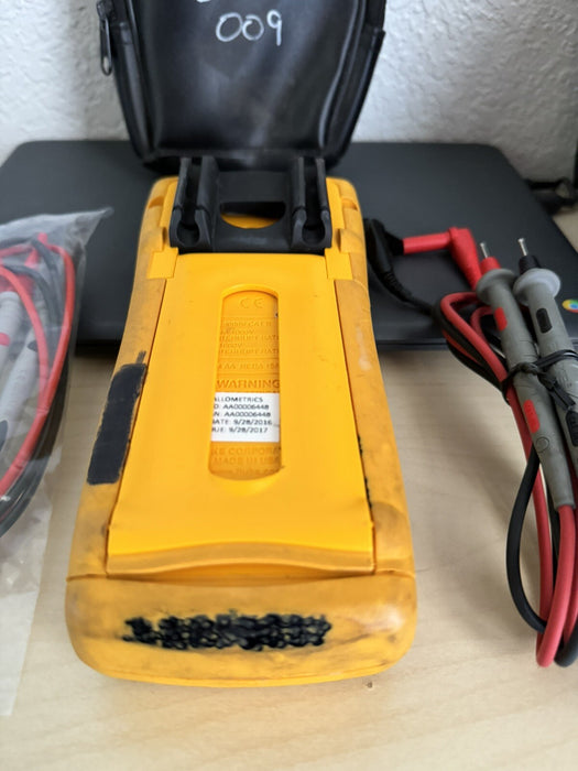 FLUKE 87IV TRMS MULTIMETER WITH BAG & LEADS